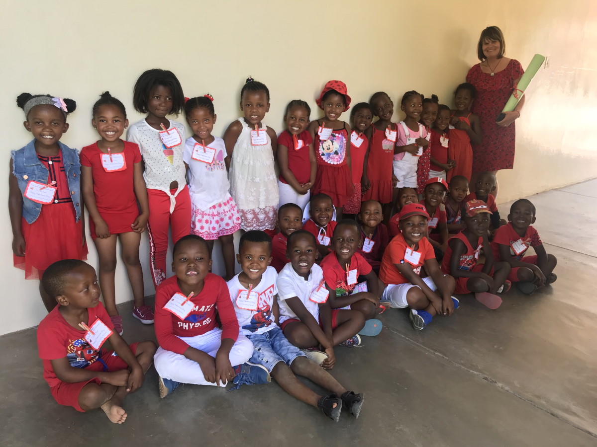 Mrs Lehman and her Gr R class all dressed up for Valentines day