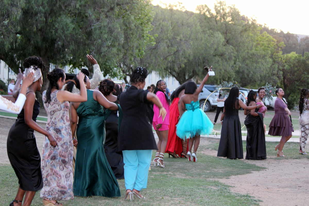 Spontaneous dancing